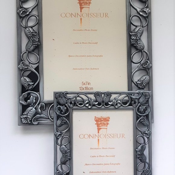 Metal Matching Pair Photo Frames Art Nouveau Style Tulips Ornate NOS Connoisseur - Picture 5 of 10